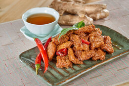 Vegan Three Cup Chicken 250g - DIEPVRIESPRODUCT!